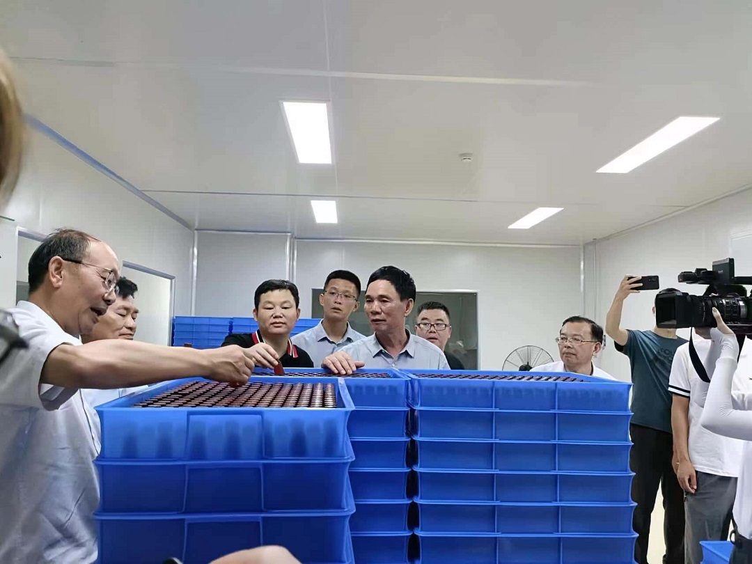 宣城市人大代表旌德代表小组莅临海昭生物进行企业发展情况调研